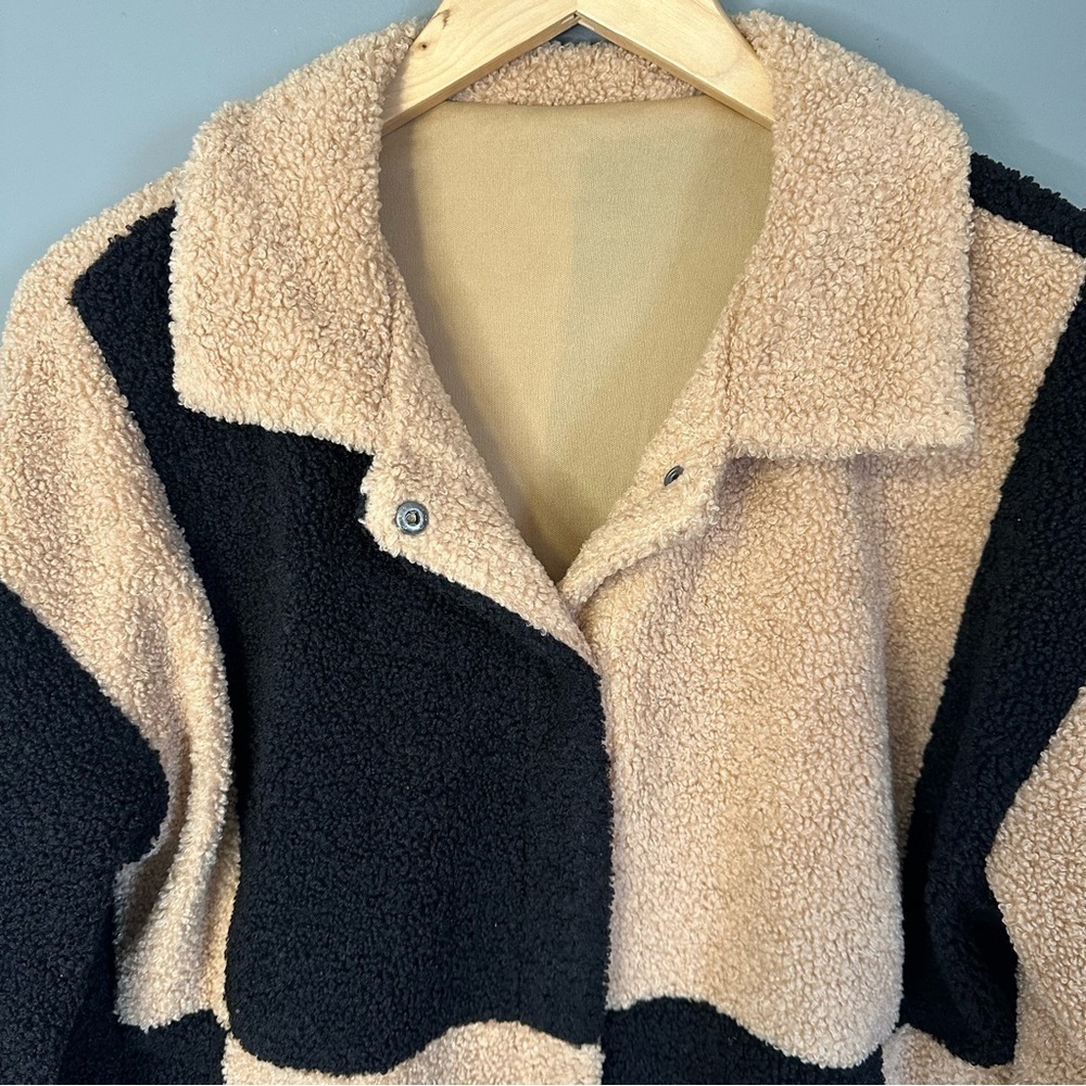 Colorblock Checkered Sherpa Shacket - Picture 6 of 14